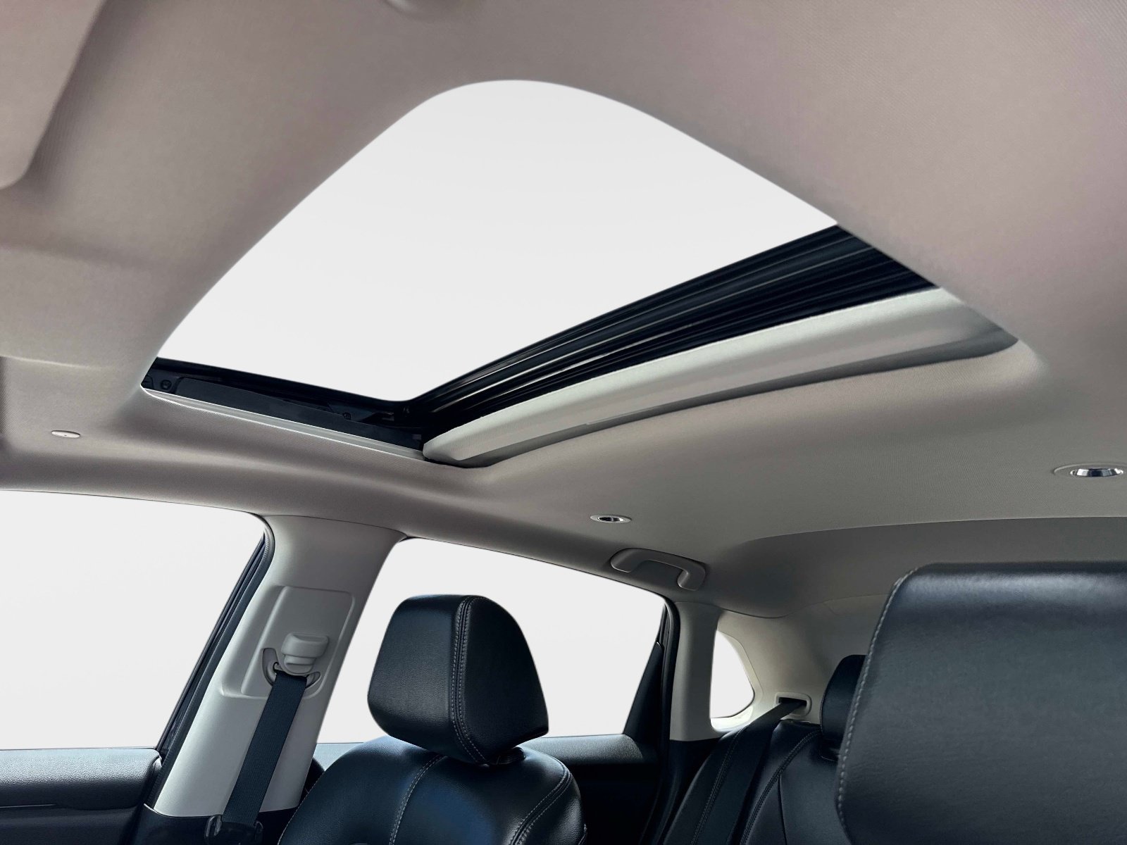 Used 2024 Crystal Black Pearl Honda EX-L image 21