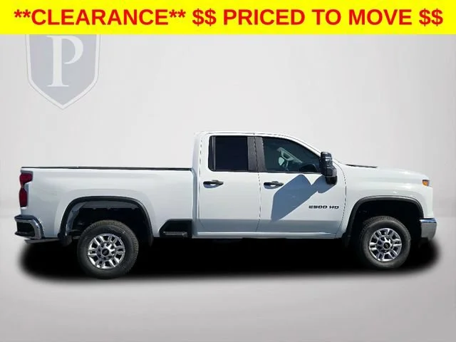 New 2026 Summit White Chevrolet WT image 4