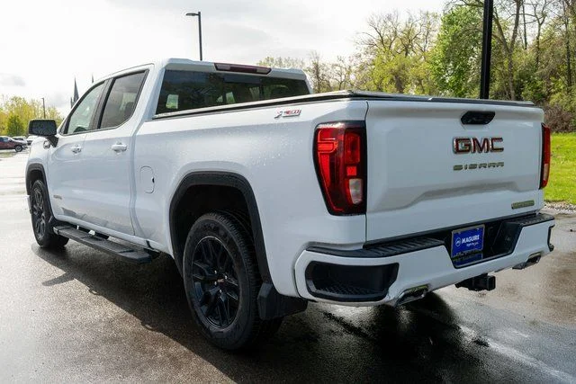 Used 2024 White GMC Elevation image 8