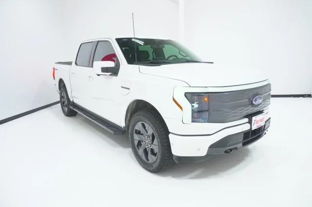 Used 2023  Ford Pro image 3