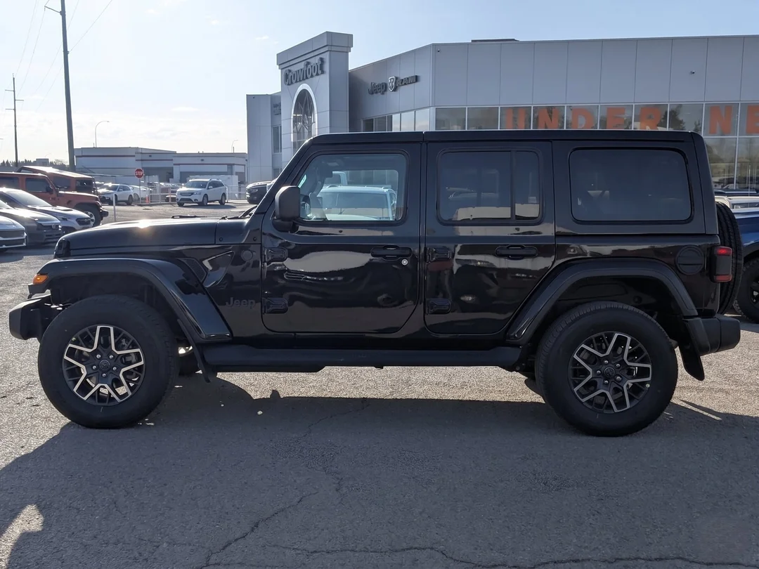New 2026 Black Jeep Sahara - - 4x4 - McKinley Leather Seats - Body? Colour Hardtop - Side Steps & More! image 5