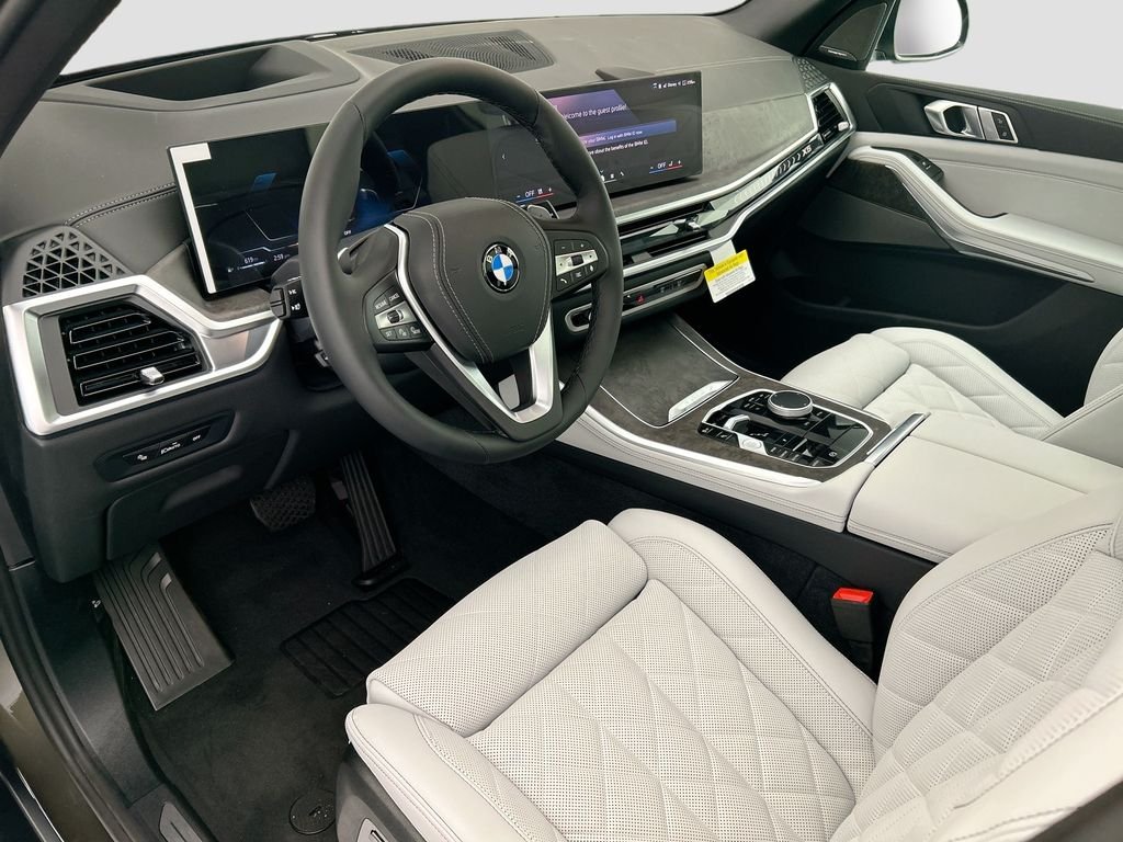 New 2026 Green Metallic BMW sDrive40i image 9