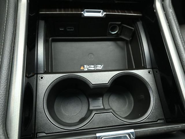 2022 GMC YUKON XL - Image 19