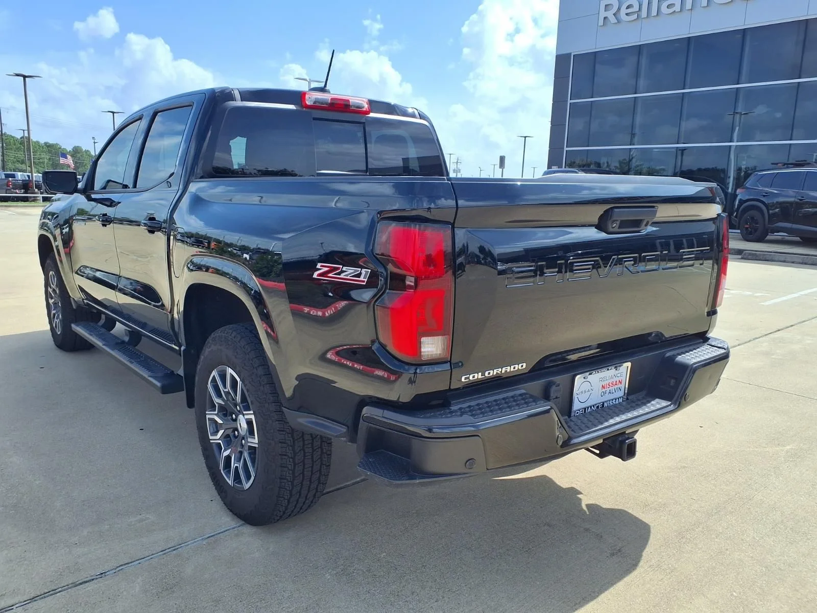 Used 2025 Black Chevrolet Z71 image 2