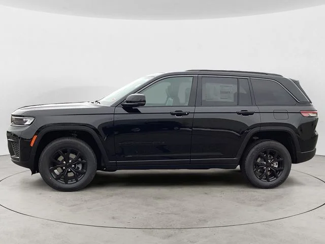 New 2026 Diamond Black Jeep LAREDO ALTITUDE 4X4 image 2