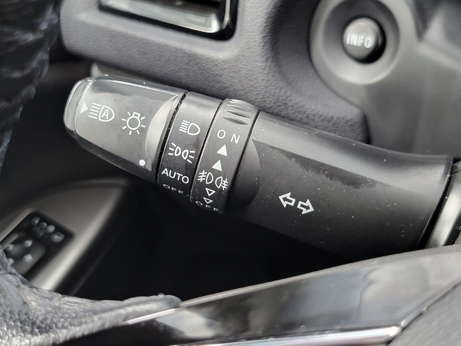 Used 2024 Silver Mitsubishi 2.0 SE image 15