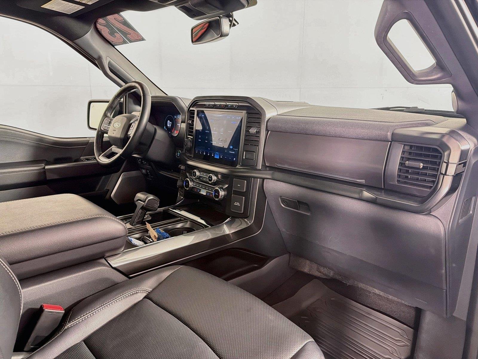 Used 2023 Agate Black Ford LARIAT image 31
