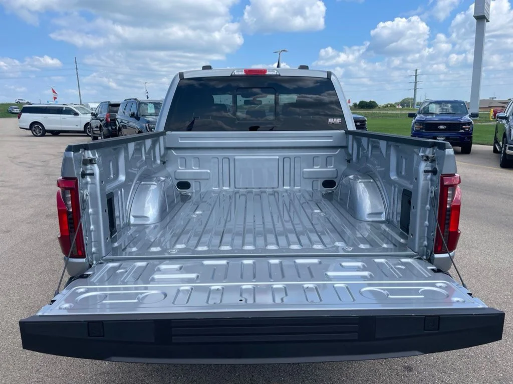 Used 2024 Silver Metallic Ford XLT image 33