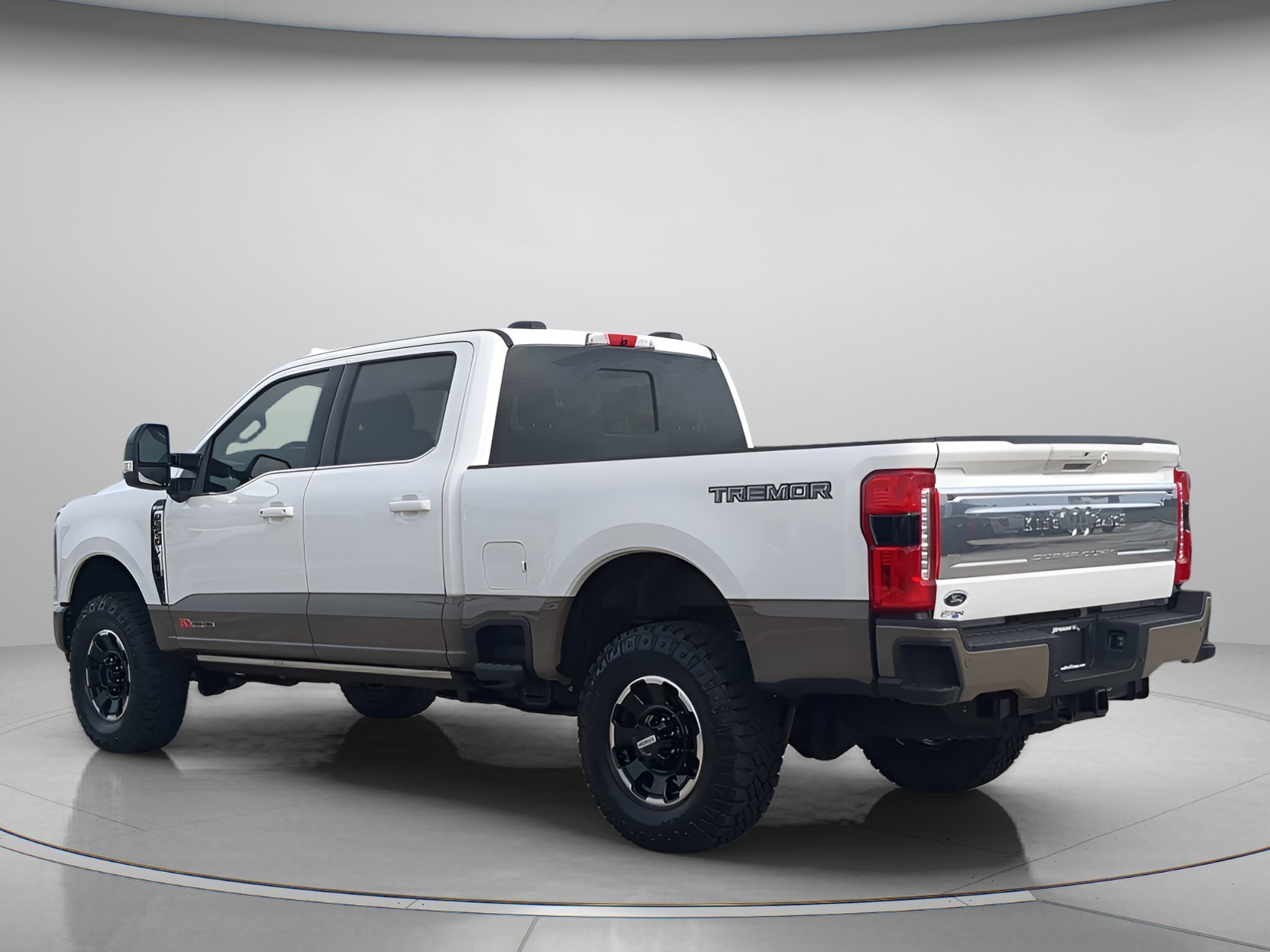 New 2026 Star White Metallic Tri-Coat Ford F-250® King Ranch® image 39