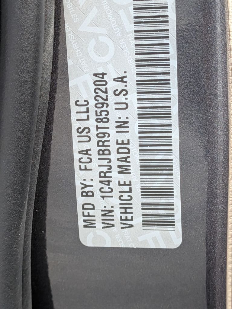 New 2026 Baltic Gray Metallic Clear-Coat Exterior Paint Jeep Limited image 27