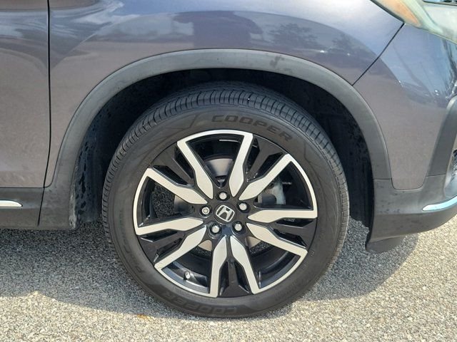 Used 2019 Modern Steel Metallic Honda Touring image 7