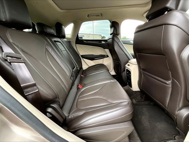 Used 2018 Iced Mocha Metall Lincoln Reserve image 16