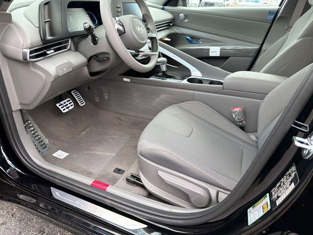 New 2026 Black Hyundai SEL Sport image 9