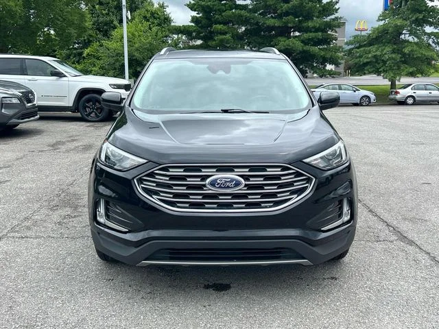Used 2022 Black Ford SEL image 9