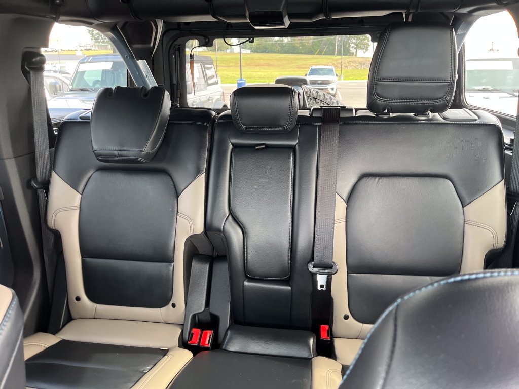 Used 2024 Gray Ford Wildtrak image 13