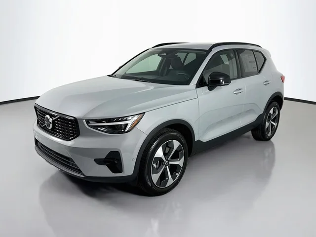 2026 Volvo XC40 B5 Plus
