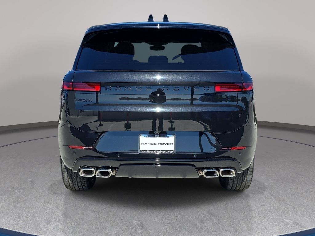 New 2026 Santorini Black Land Rover Dynamic SE image 6