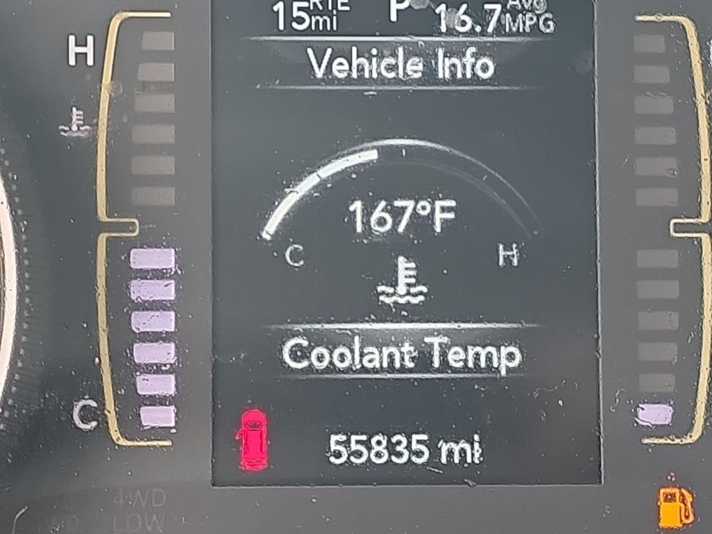 Used 2021 White Jeep Latitude image 18