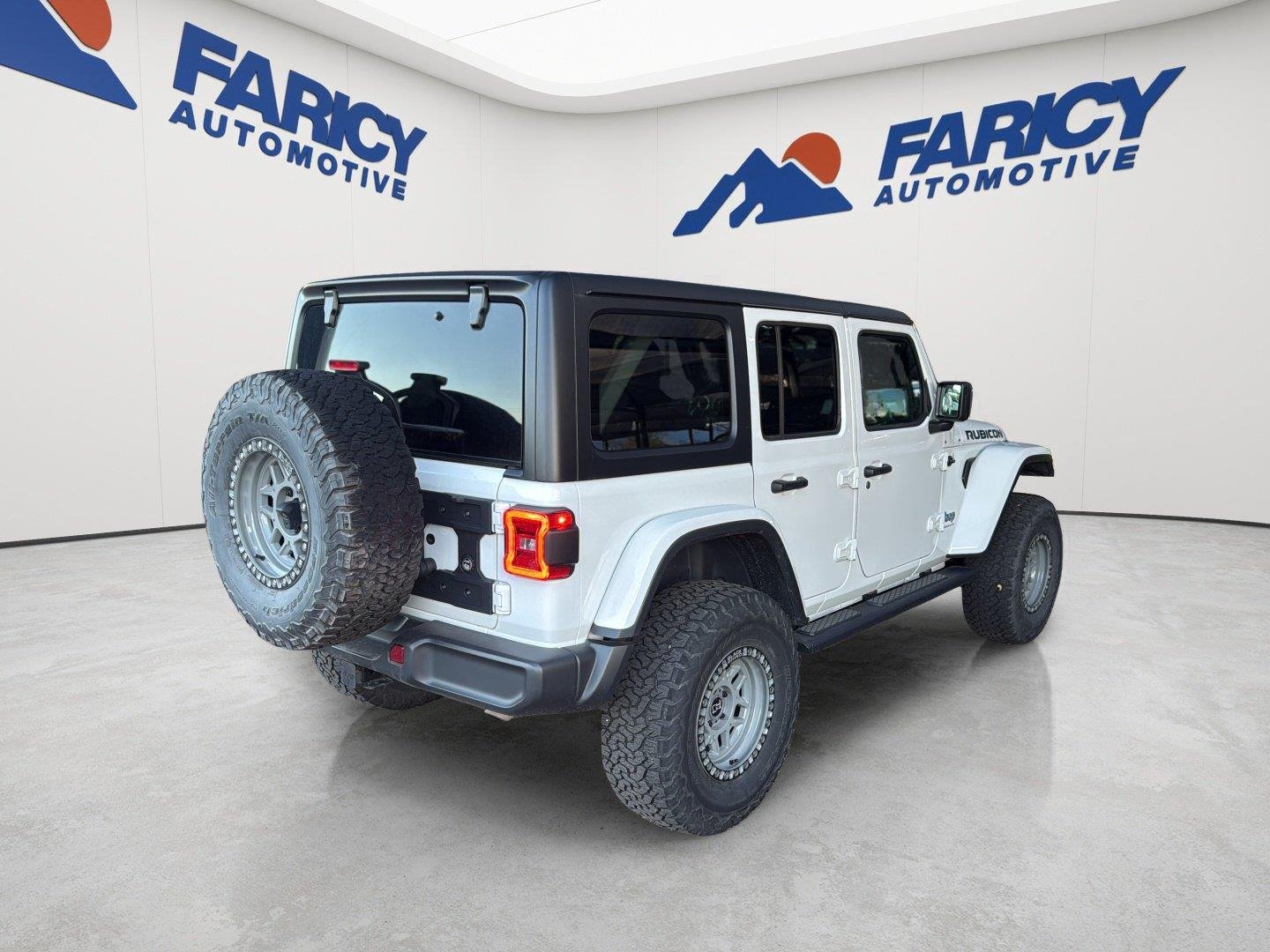Used 2023 Bright White Clearcoat Jeep Rubicon image 8