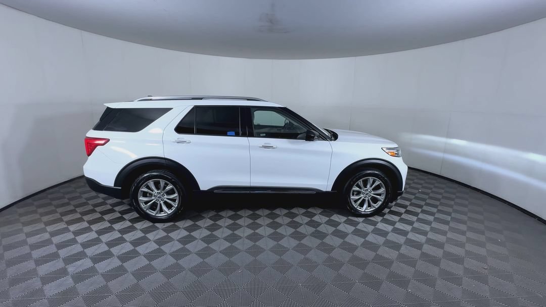 Used 2023 White Ford Limited image 9