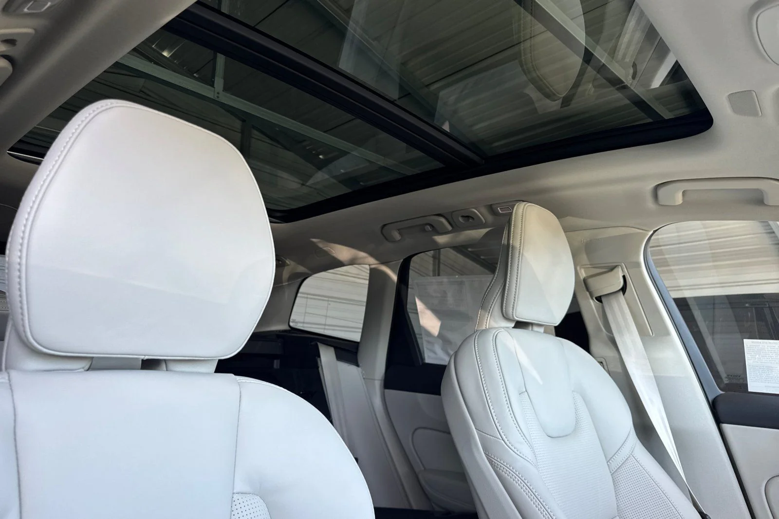 New 2026 Crystal White Volvo T8 Ultra image 19