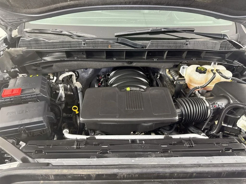 Used 2025 Silver GMC SLT image 39