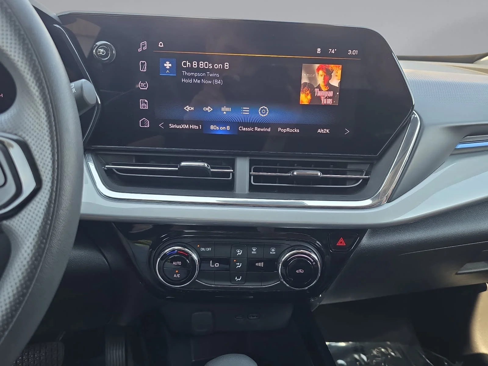 2025 Chevrolet Trax LT - Photo 15