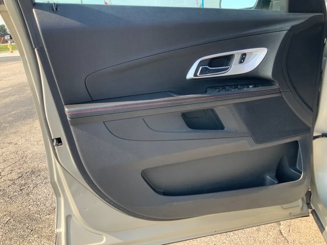 Used 2015 CHAMPAGNE SILVER METALLIC Chevrolet LT image 14
