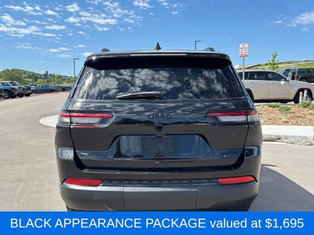 Used 2022 Black Jeep Limited image 4