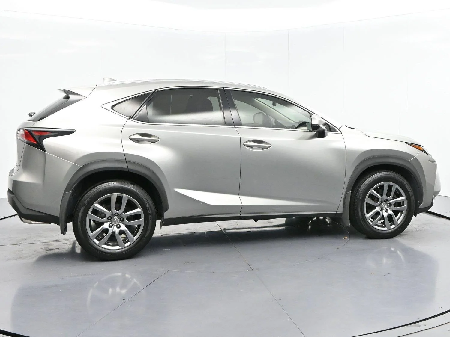Used 2016 Atomic Silver Lexus F Sport image 8
