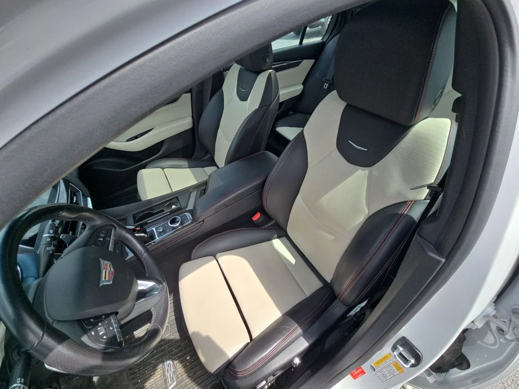 Used 2022 White Cadillac Sport image 16