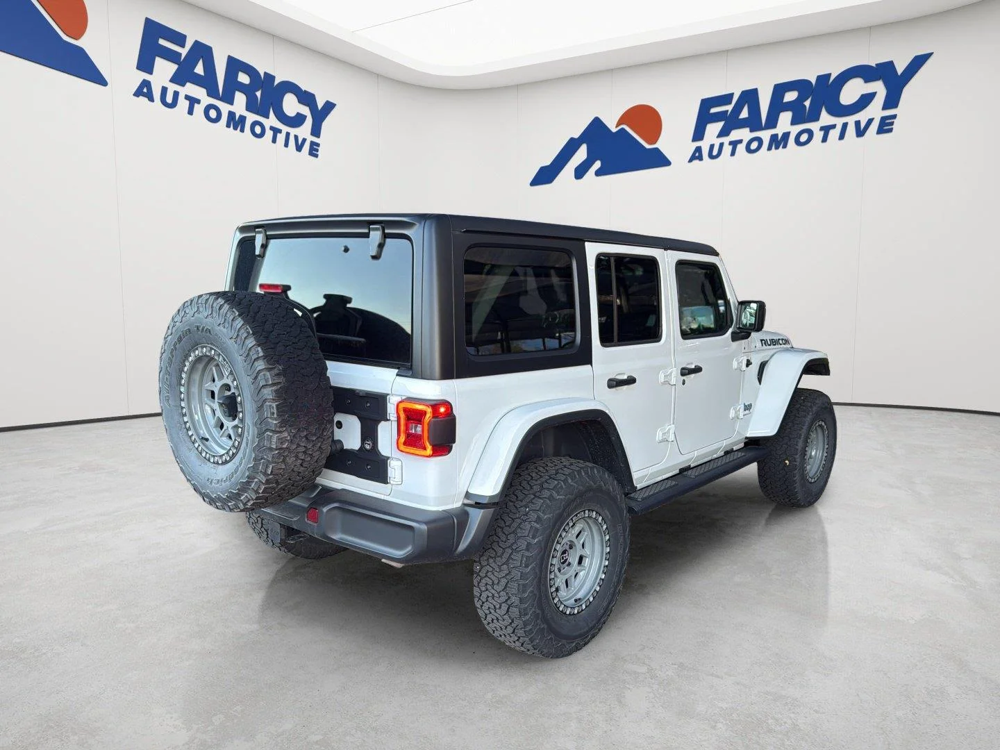 Used 2023 Bright White Clearcoat Jeep Rubicon image 8