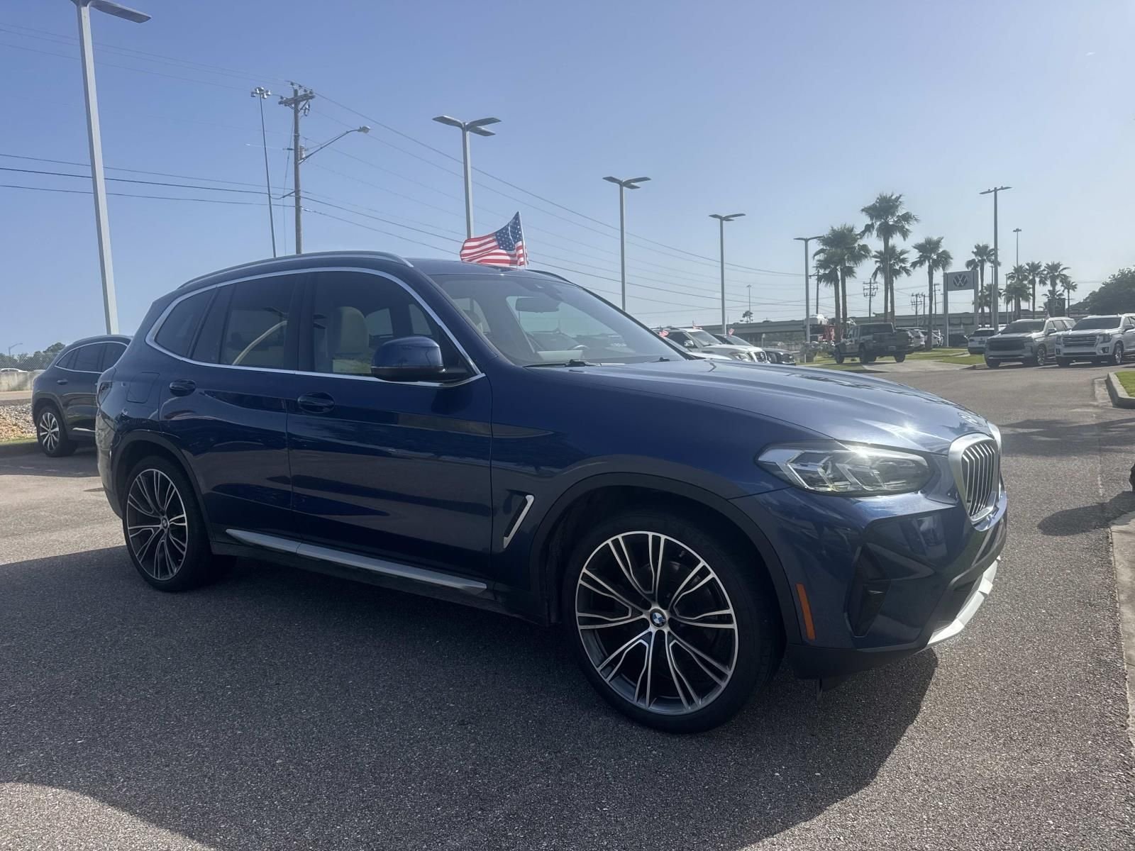 Used 2023 Blue BMW sDrive30i image 3