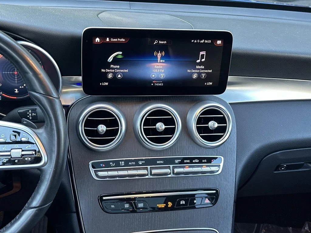Used 2022 Blue Metallic Mercedes-Benz GLC 300 image 20
