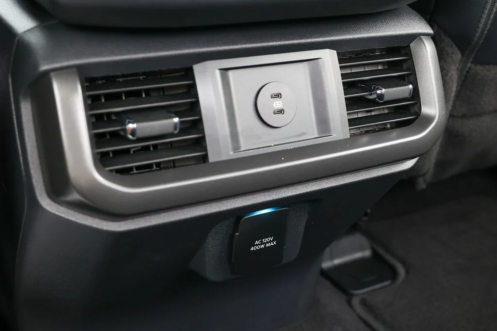 Used 2026 White Ford Lariat image 37