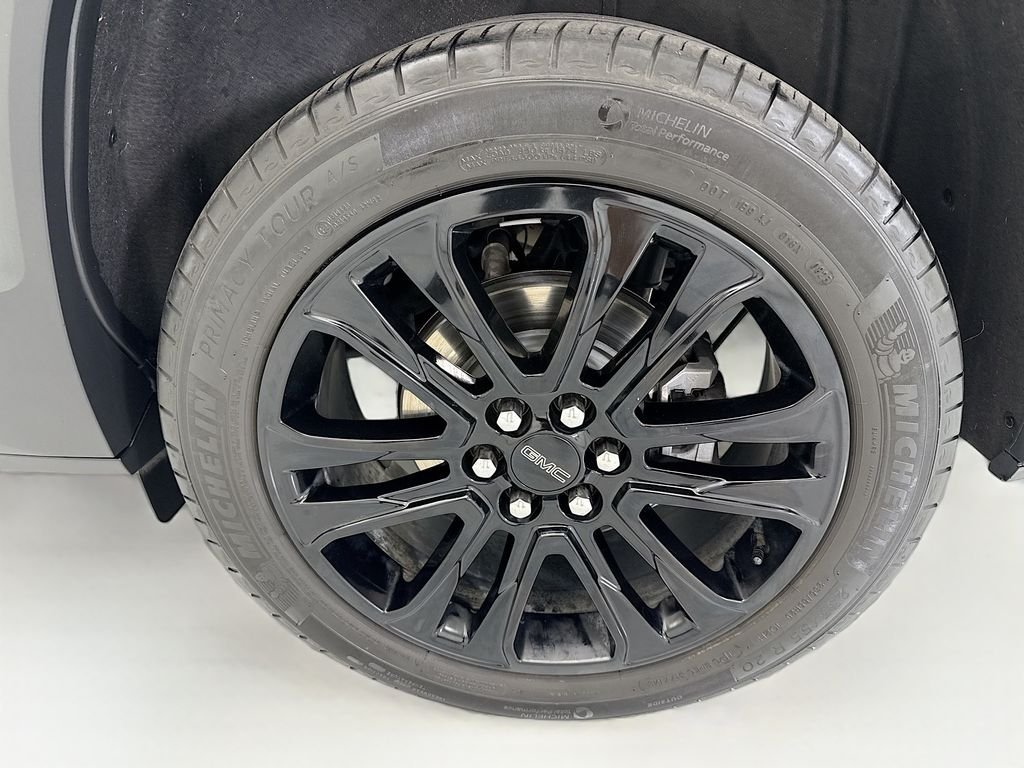 Used 2023 Summit White GMC SLE image 30