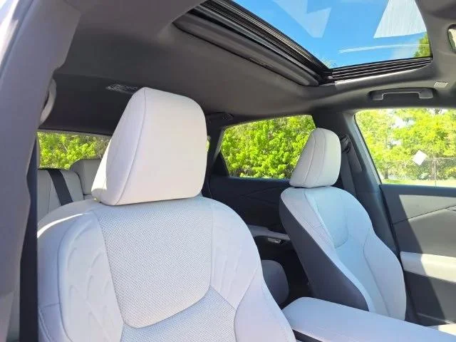 New 2026 Iridium Lexus PREMIUM image 18