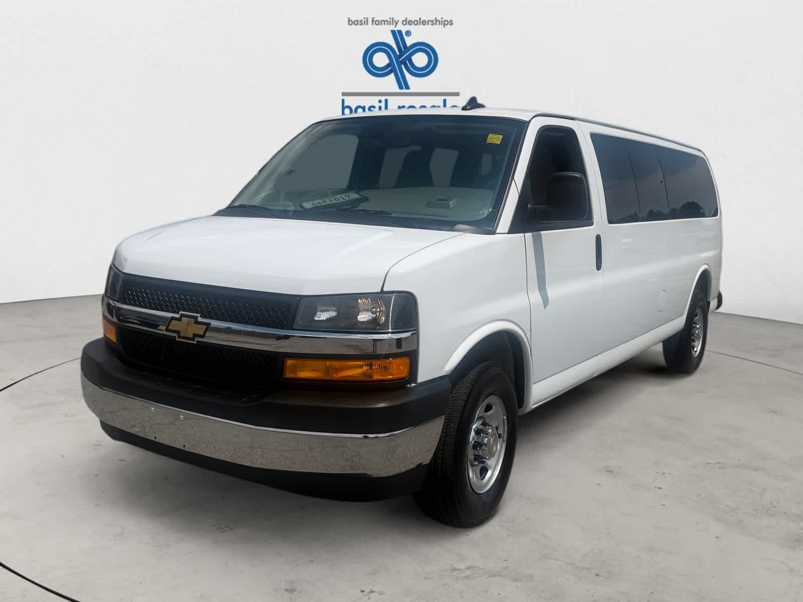 Used 2025 Summit White Chevrolet LT image 2