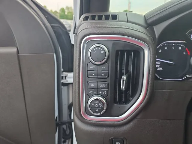 Used 2019 WHITE FROST TRICOAT GMC SLT image 27