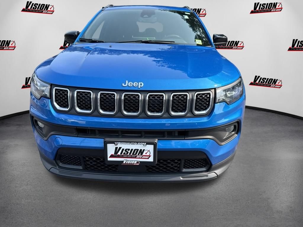 Used 2023 Blue Jeep Latitude image 2