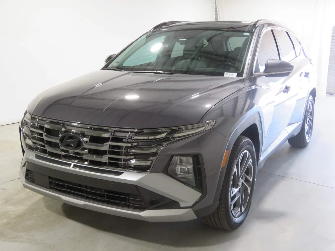 Used 2025 Amazon Gray Metallic Hyundai Limited image 1