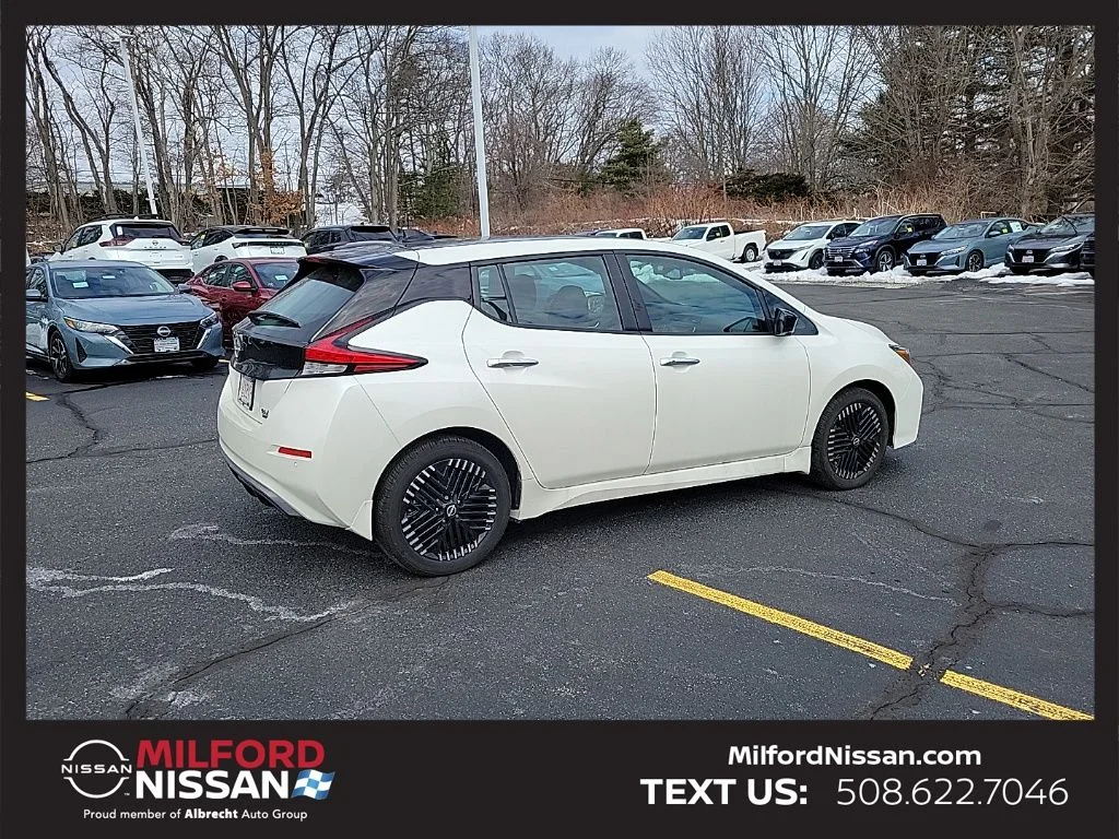 2023 Nissan Leaf SV Plus - Photo 5