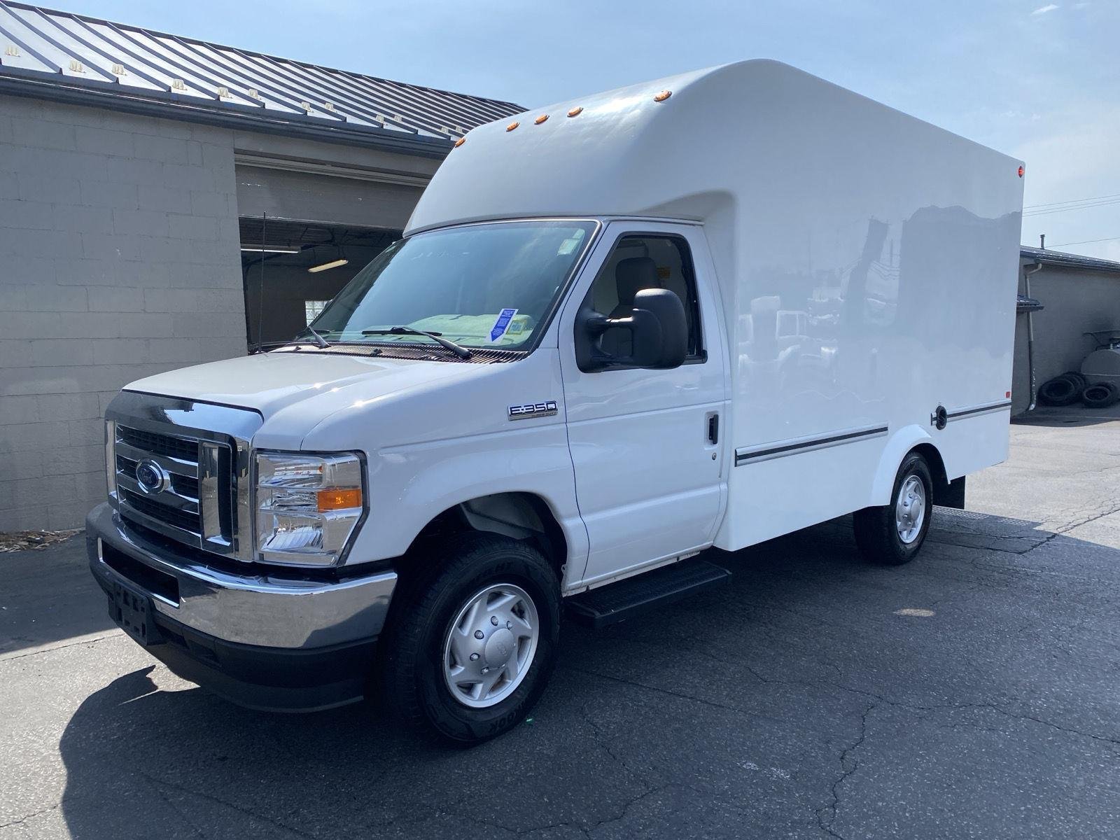 Used 2025 Wh Ford  image 3