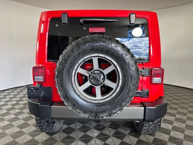 Used 2015 Firecracker Red Clear Coat Jeep Sahara image 17