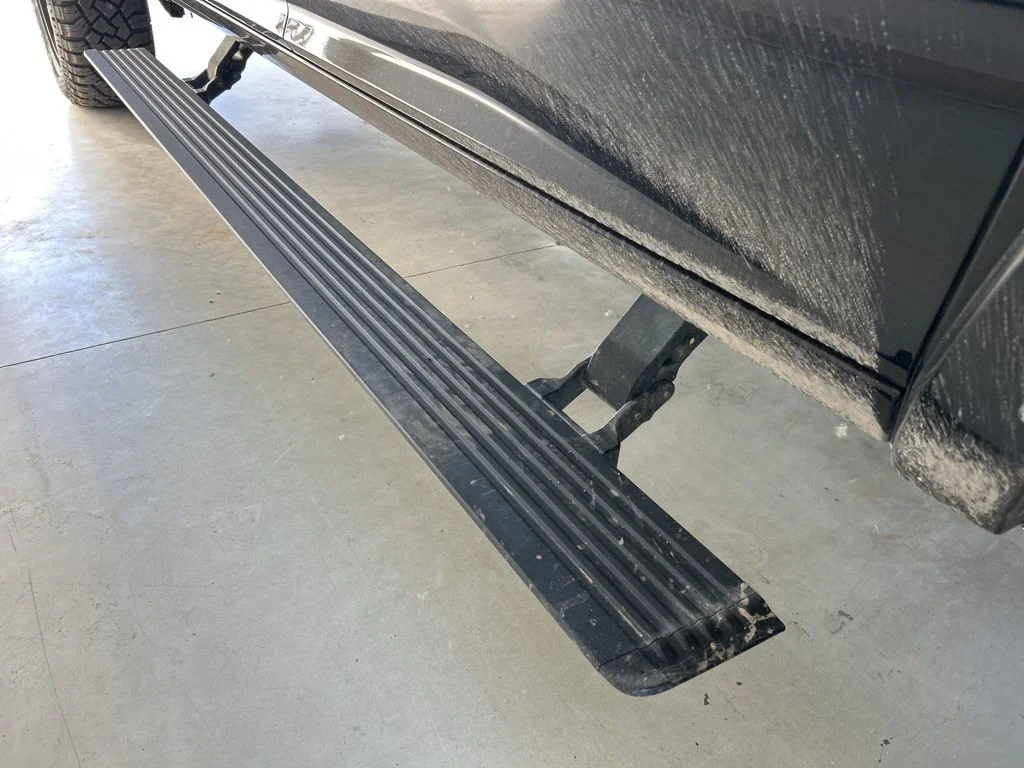 Used 2021 Diamond Black Ram Laramie image 26