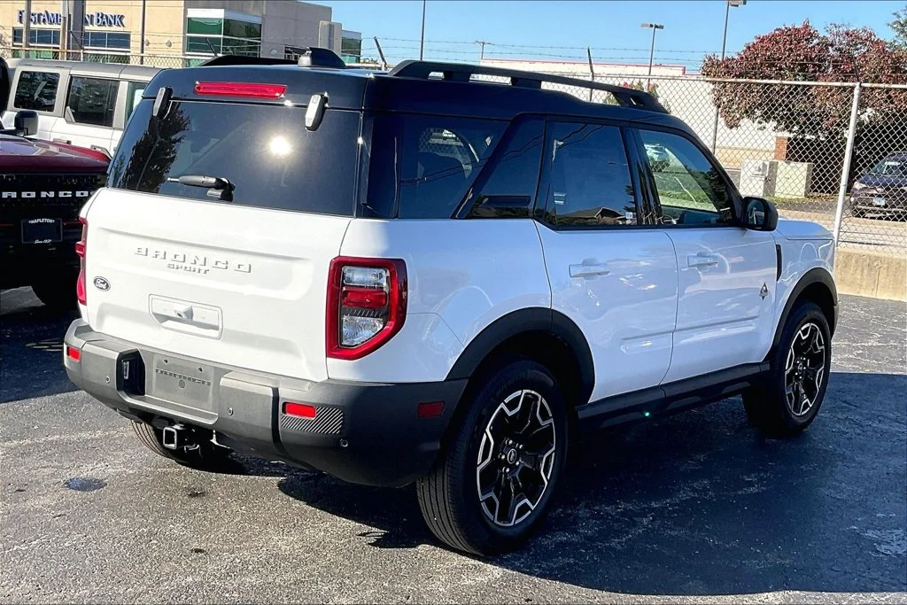 New 2026 Oxford White Ford Outer Banks® image 12