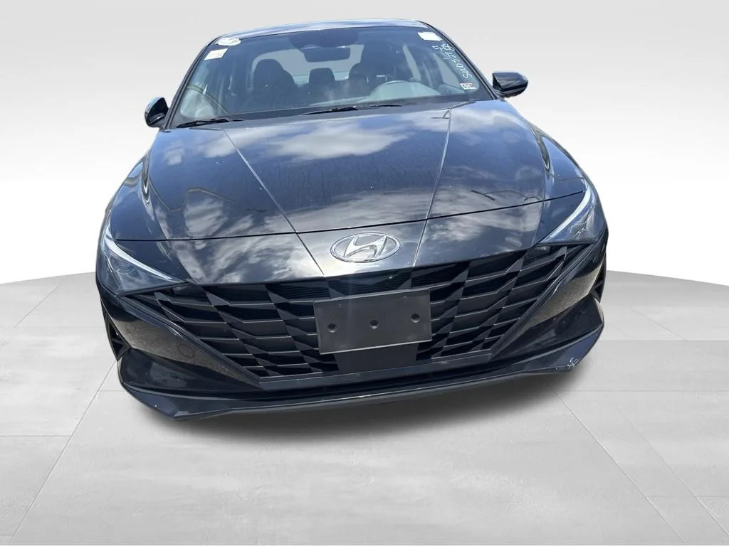 Used 2023 Black Hyundai SEL image 4