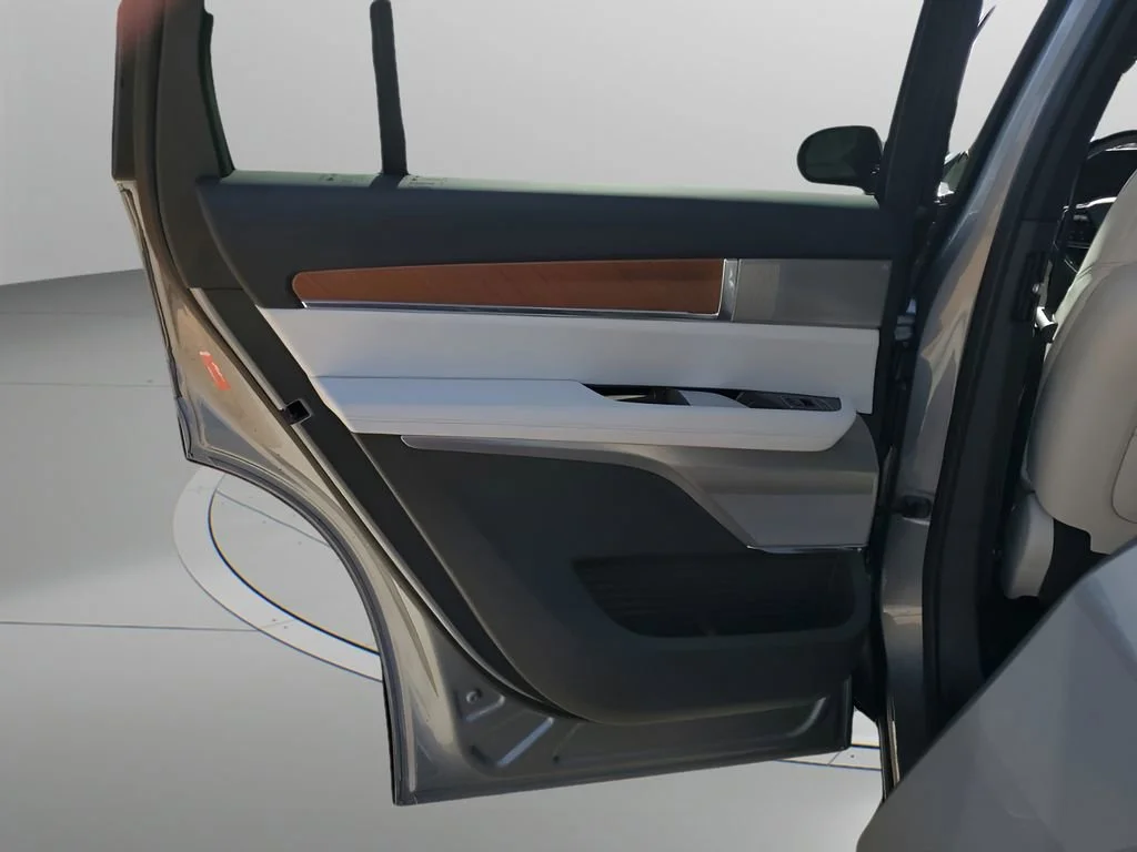 2026 Cadillac VISTIQ Sport - Photo 19