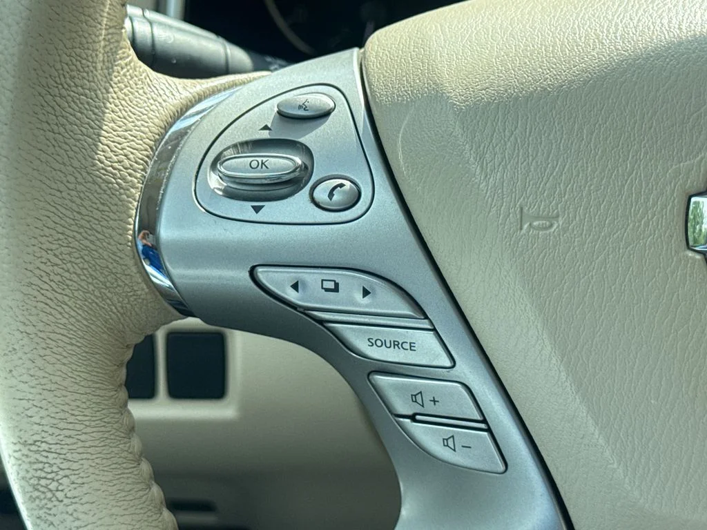 Used 2015 Pearl White Nissan SL image 29