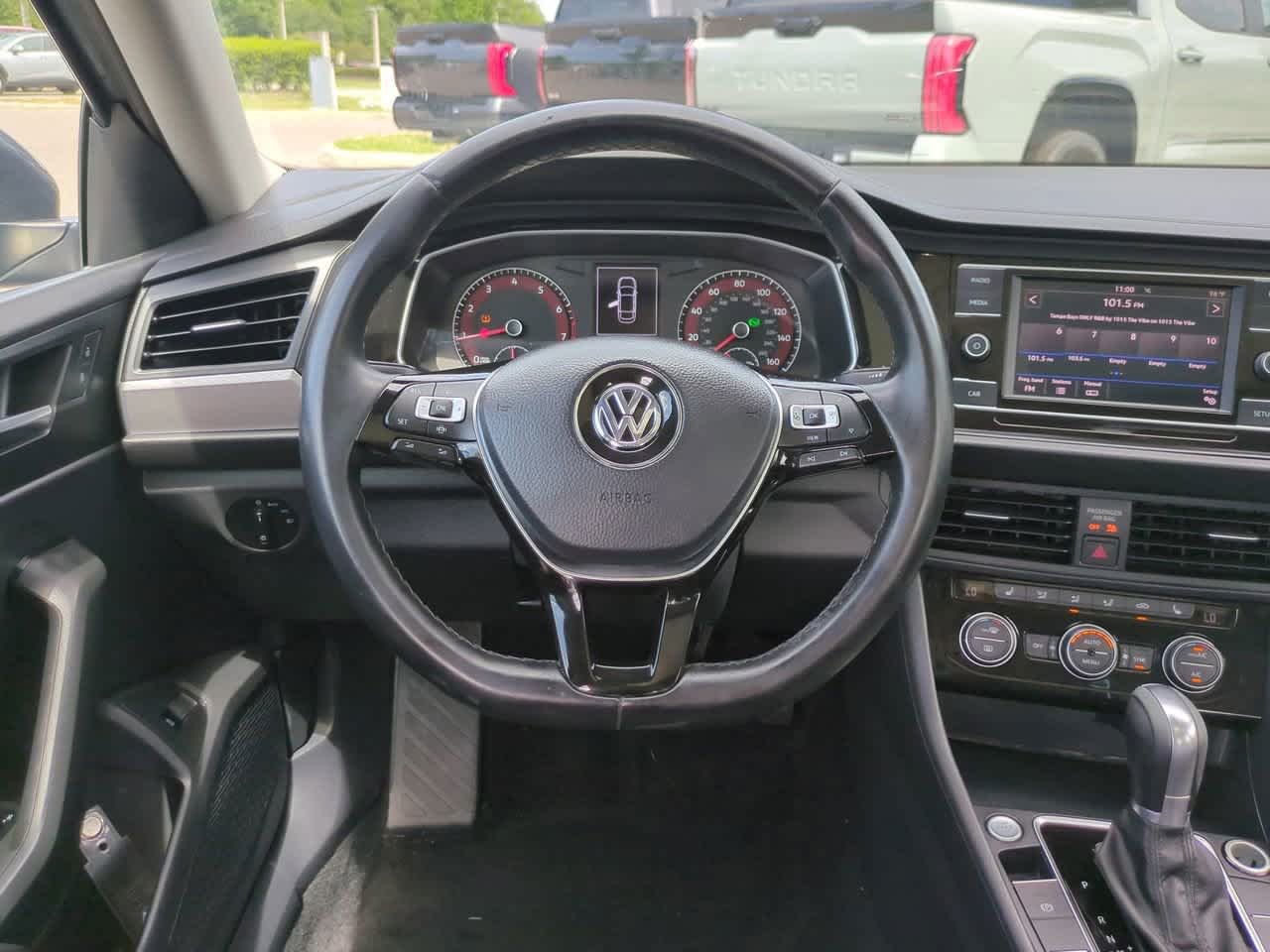 Used 2019 Platinum Gray Metallic Volkswagen SE image 15